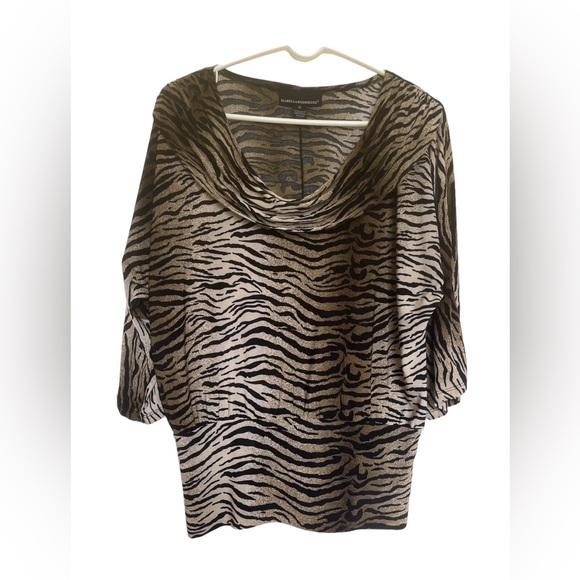 Isabella Rodriguez Tops - Isabella Rodriguez Tiger Print Top Size M 3/4 Sleeve